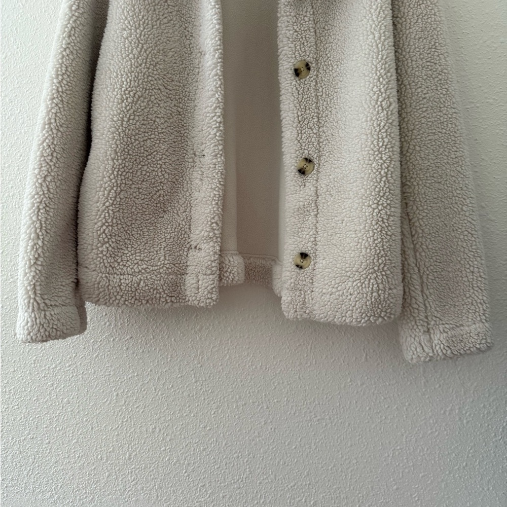 ❗️SOLD❗️Uniqlo Cream Teddy Jacket - Picture 3 of 9
